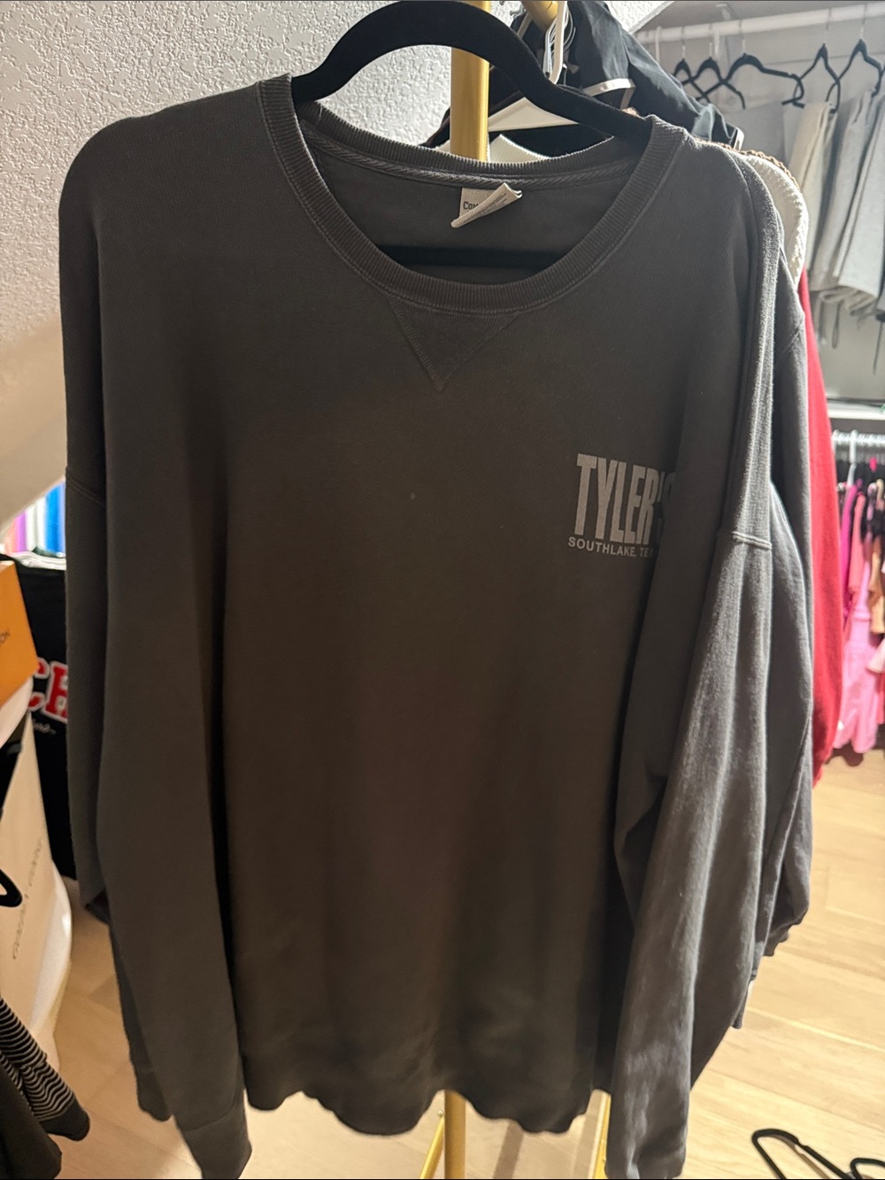 TYLER’S Women's Crewneck Sweatshirt - Charcoal
